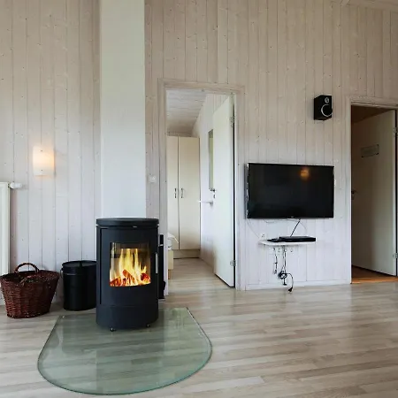 Three-bedroom Holiday In 20 بيت للعطل *
