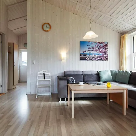 Three-bedroom Holiday In 20 بيت للعطل