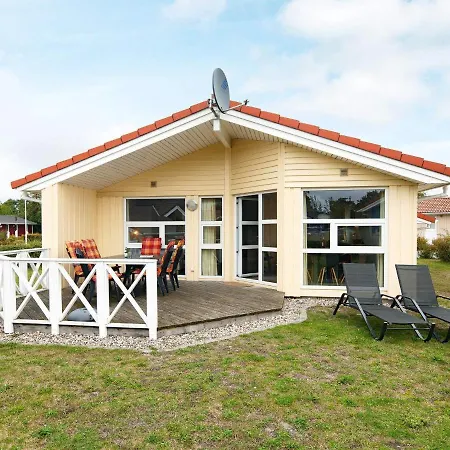 Three-bedroom Holiday In 20 بيت للعطل *