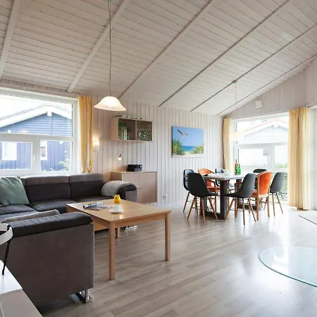 بيت للعطل Three-bedroom Holiday In 20 *