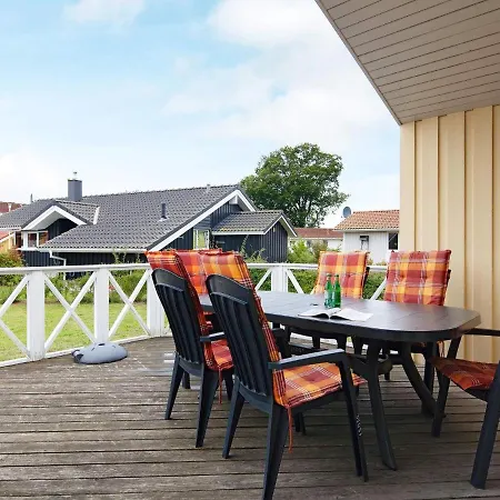 بيت للعطل Three-bedroom Holiday In 20
