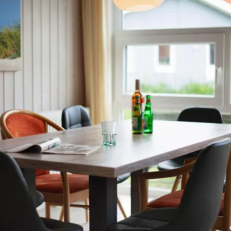 بيت للعطل Three-bedroom Holiday In 20