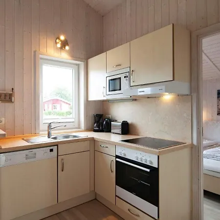 Three-bedroom Holiday In 20 * Grömitz