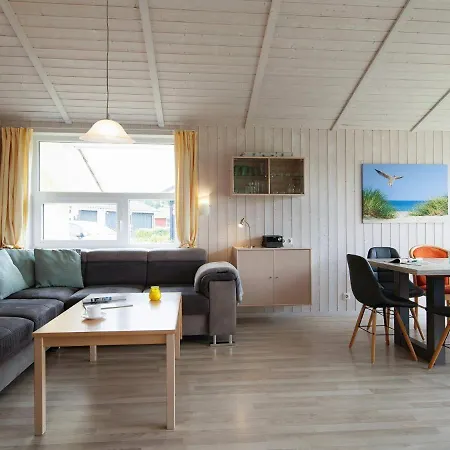 Three-bedroom Holiday In 20 بيت للعطل *